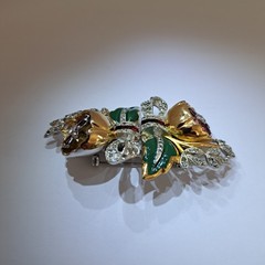 Coro Duette Quivering Camillas Brooch Red & White Stones Green Enamel Gold Tone