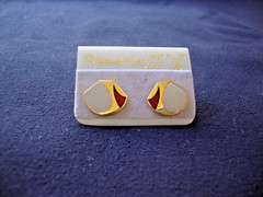 VINTAGE 1970s SAMUEL HUANG DESIGNER CLOISONNE RETRO MOD GRAY & RED STUD EARRINGS