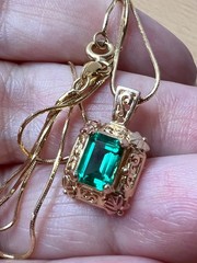 VINTAGE 10K/14K YELLOW GOLD EMERALD GREEN COLOR CZ PASTE ORNATE PENDANT NECKLACE