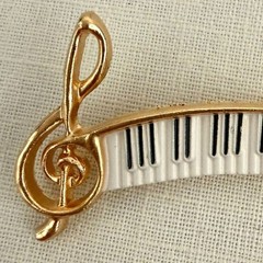 Piano Treble Clef Music Pin 1.75 in Brooch Gold Tone Keyboard Teacher Gift