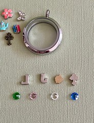 Origami Owl Locket & Charms – No Chain Includes 13 Charms/Crystals Total NK498