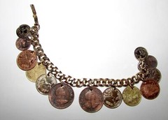 VINTAGE 1950’S FOREIGN COINS 7″ CHARM BRACELET