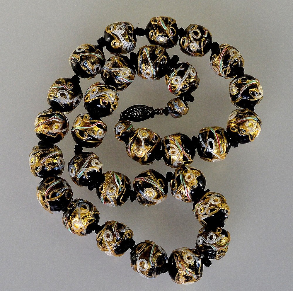 ANTIQUE MURANO VENETIAN BEAD NECKLACE WEDDING CAKE LAMPWORK C.1890