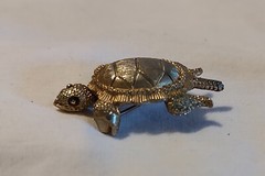 Vtg. Gold Tone Turtle Brooch Pin With Moving Head See Description