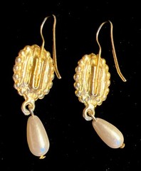 Vintage Goldtone Dangle Drop Faux Pearl French Wire Earrings 1 3/4” L