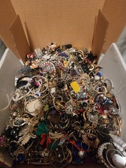 10 Pounds Jewelry Costume Vintage LBS pins rings etc lbs