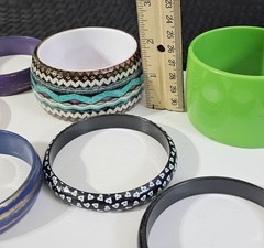 Vintage Lucite Acrylic Resin Plastic Bangle Bracelets Lot Of 7 Multi Color