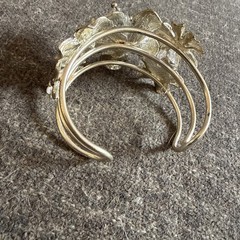Vintage Flower Braelet w/ Rhinestones