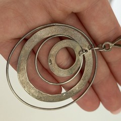 Vintage 925 Sterling Silver Modernist Big Hammered Interlocking Circle Pendant