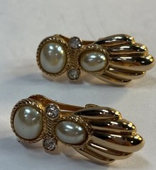 Vintage Faux Pearl With Rhinestones Gold Tone Clip-On Earrings Angels