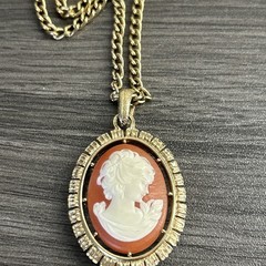 Vintage Avon Cameo Necklace Reversible Gold Tone 23” Statement Pendant