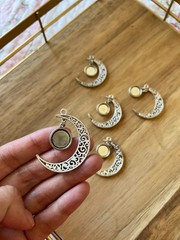 5pcs VTG Antique Silver Double Sided Crescent Moon Filigree Pendant with Circle