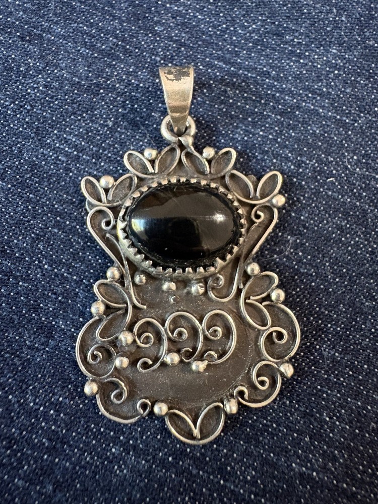 Black Onyx Cabochon Pendant Vintage Sterling Silver 925 Estate Southwestern Oval