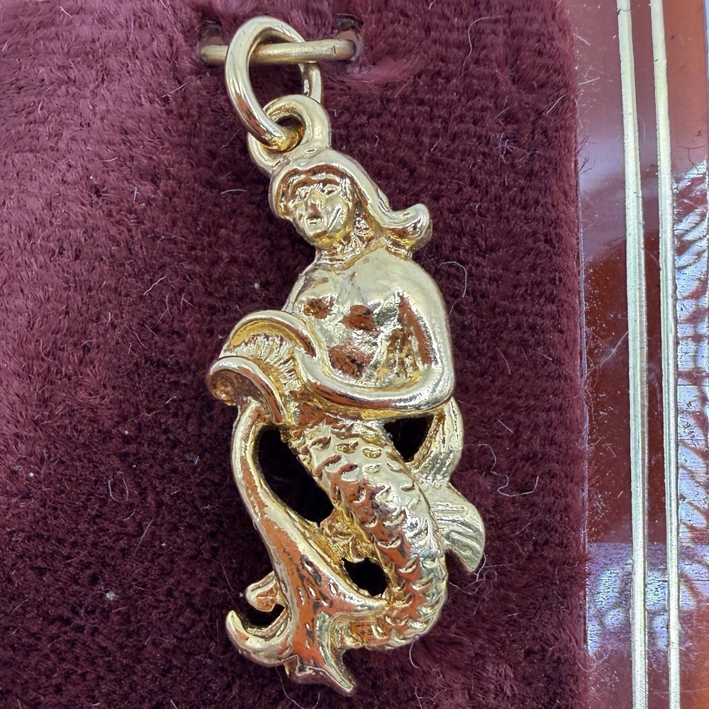 Vintage MERMAID Gold Tone Metal Pendant Charm STILL ON CARD New Old Stock NOS