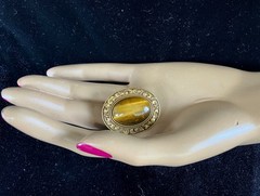 “EI” Oval Cabochon TIGER’S EYE Brooch 1.5″ Pin – Ornate Gold Tone Frame
