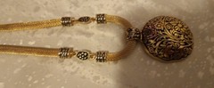 15″ Vintage Goldtone Cable Necklace 2″ Engraved Floral Design Round Pendant