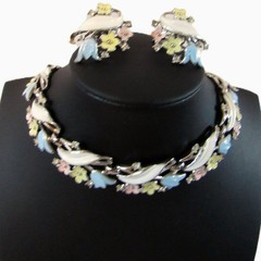 Vintage Trifari Garden Party Enamel Flowers choker bib necklace Clip On Earrings