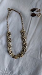 Star Thermoset Vintage Brown And GoldTone Necklace and Earrings Set