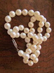 Vintage 14k White Gold 7mm White Pearl Hand Knotted Beaded Necklace 15.75”