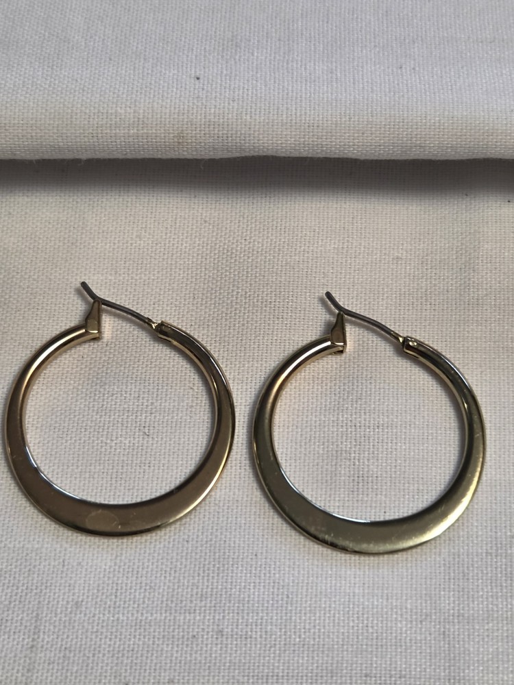 Unsigned Napier Gold-Tone Flat Hoop Earrings Snap Wire Closure
