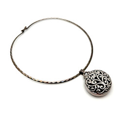 Beautiful Hard Round Necklace Silver 925 With A Special Pendant.