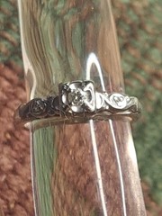 14k White Gold Designer Solitaire Diamond Ring 3 Diamond 2.3Gram Sz 5