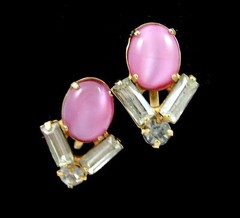 PINK MOONGLOW Glass Stone Vintage EARRINGS Screw Back Goldtone Rhinestone 5/8″