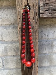 20” Vintage Cherry Red Catalin Bakelite 75g Graduated Bead Necklace