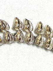 1950’s 60’s Coro delicate textured double leaf pattern adjustable