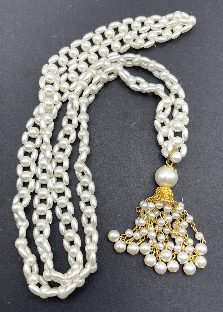 Vintage Faux Pearl, Gold Tassel Necklace Gold Tone Metal 29″