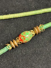 MIRIAM HASKELL UNIQUE GREEN GLASS 22″ NECKLACE WITH GOLD TONE METAL