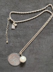 John Wind Sorority Gal Cotton faux Pearl Initial Necklace Letter H Silver tone