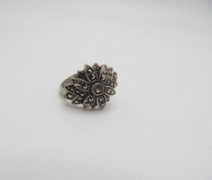 Vintage Silver Tone Marcasite Clear Glass Stone Flower Sunburst Ring Size 5.75