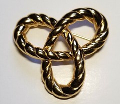 Vintage Goldtone Signed CROWN TRIFARI Knotted Rope Brooch Pin