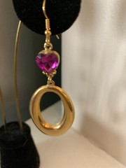 Vintage Gold tone Dangling Oval Hoop Earrings with purple heart gems french wire