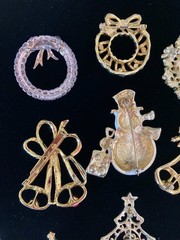 Brooch Lot Christmas Trees Wreaths Bells Snowman Gold & Silver Tones Rhinestones