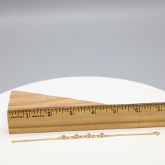 Tiny delicate Gold tone chain links 6 3/4″ Bracelet w/4 round Peridot stones