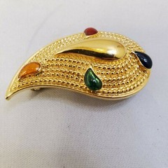 Vintage Unbranded Gold Tone Textured Teardrop with multicolor Enamel Brooch Pin