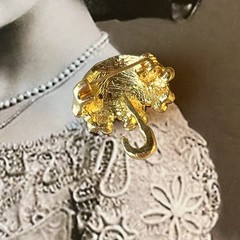 Vtg Rhinestone Umbrella Brooch – Gold Tone – Red Blue Clear Crystals – 1 1/8”