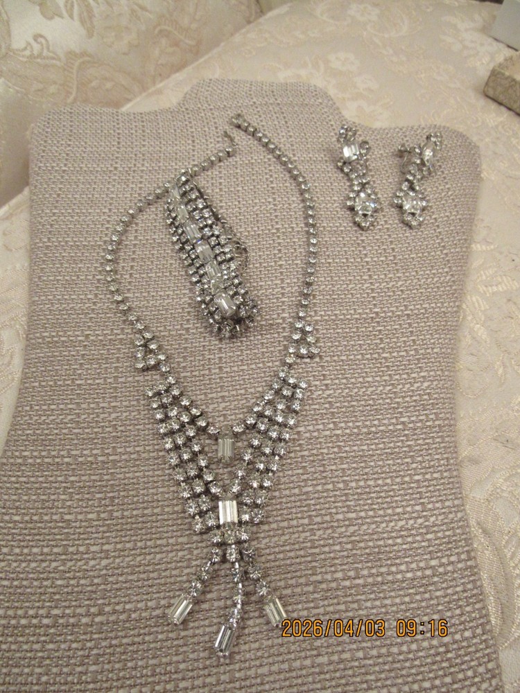 VTG Rhinestone 3 Piece Set Necklace, Bracelet and Earring Set