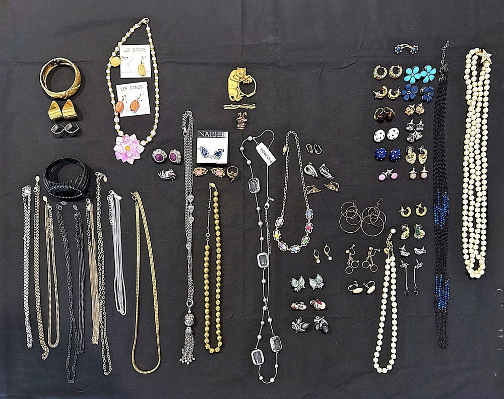Large Lot Vintage Costume Jewelry Napier Monet Trifari Joan Rivers Heidi Klum ++