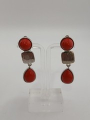 VINTAGE Silver tone red white lucite necklace CORDINATED clip earrings set
