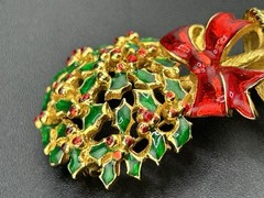 Vintage Vero Holly Berry Enameled Christmas Brooch