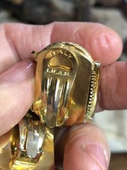 Vintage I.N.A.R Gold tone Ribbed Scalloped Clip on Earrings 15.3g, 1 1/8″ Italy