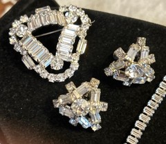 Vtg Gorgeous B. David Rhinestone Necklace Brooch & Screw Back Earrings