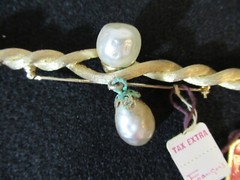 vintage costume jewelry brooch by Francois Gold tone simulated pearls New