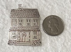 Vintage Designer Signed Sterling Silver w/Etched Details HOUSE Shaped Brooch 8g