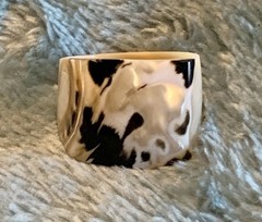 Vintage Stunning Carved Mother Of Pearl (Zebra Colors) Ring -Size 5.25