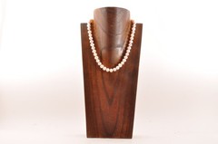 Off-round shape freshwater pearls necklace (440mm(17.3in) 212.5ct) “GEM REPORT”.
