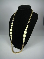 CN Necklace Women Goldtone 36 In VTG 90s Estate Graduating Yellow Beaded Chain